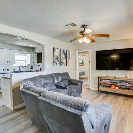 4 Mi to Museum of the Great Plains: Lawton Home!, hotel in Lawton