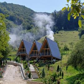 A-Frame Bella, hotel in Zăvoi