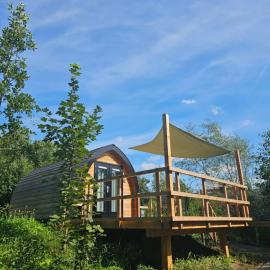Tiny House De Piiptsjilling, hotel din Westergeest