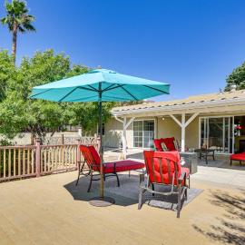 Poway Retreat w/ Stunning Sunset & Mountain Views!, hotell i Poway