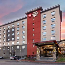 Best Western Plus Landmark Inn, hotel di Laconia