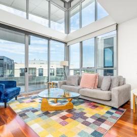 2BR Apt Near Parliament House - Hosted by Canstay, hotel in Kingston 