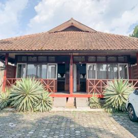 Pesona Pondok Lembang Mitra RedDoorz, khách sạn ở Cikidang 1