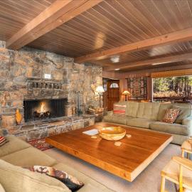 River's Edge w/ BBQ, Wifi, Firepit, hotel in North Wawona