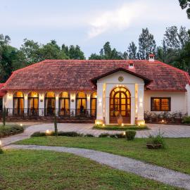 Viesnīca SaffronStays Biccode Woodside Heritage pilsētā Belūr