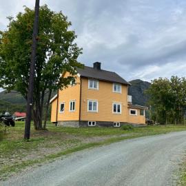 Ytrevoll, hotel Kvalvikban
