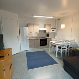Varastotie 1B, hotel in Ylivieska