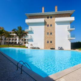Pebble - 1 bedroom apartment sleeps 5 with pool & tennis court