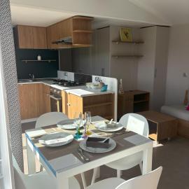 Mobilhome 8 personnes au bord de l'Océan, hotel in Mimizan