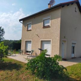 Maison De La Fontaine Verte Proche Albi- Rodez- Carmaux, hotel a Carmaux