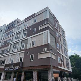 HOTeL DVR GRAND, hotell i Guntūr