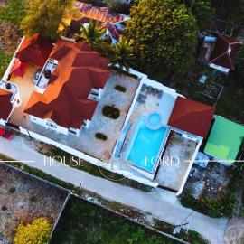 Villa Alpha, hotel in Gulioni