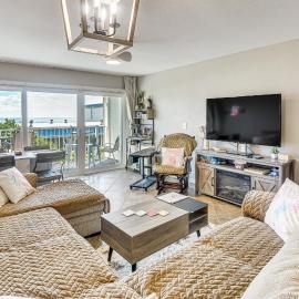 New Smyrna Beach Condo on Water: Rest, Swim & Play, hotel New Smyrna Beachben