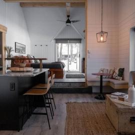 Our Lakeside Getaway, hotel din Tichborne