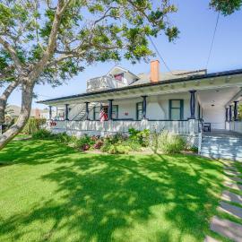 Victorian Carpinteria Apartment < 1 Mi to Beach!, hotel u gradu 'Carpinteria'