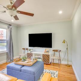 St Louis Home < 1 Mi to Forest Park!, hotel in Benton