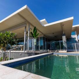 Bayview Paradise with Private Pool-Marina Deck, hotel a Stuart Park