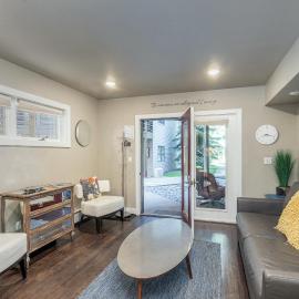 Walk to Ski, Stylish & Bright! Ground Floor, Hot Tub, Pool condo