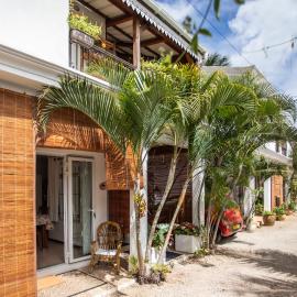 Cosy & Stylish Cottage - Central Tamarin