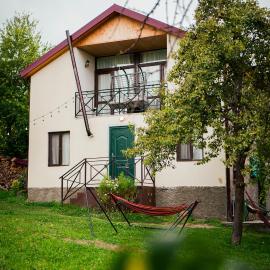 Cottage in Racha Mero: Nikortsminda şehrinde bir otel