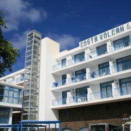 Aparthotel Costa Volcán & Spa, hotel i Puerto del Carmen