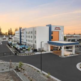 Viesnīca Hampton Inn & Suites Bakersfield Central pilsētā Beikersfīlda