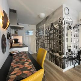 Quiet luxury studio, 11 minutes from Amsterdam Central Station