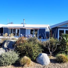 Relax at Rowdygoose Farm, hotel i Narira