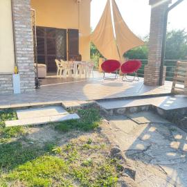 Casa Gatti: villa con giardino con accesso indipendente