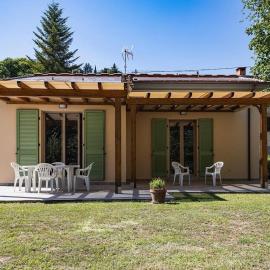 Tuscan Villa big garden and patio