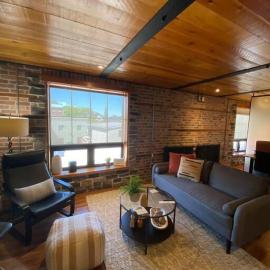 The Lofts #3 - Cozy downtown studio getaway