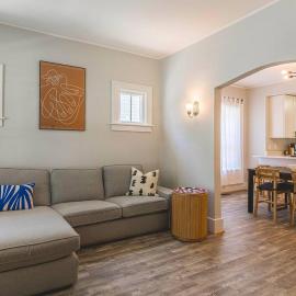 Hip Historic Home In Downtown Ferndale, hotel em Ferndale