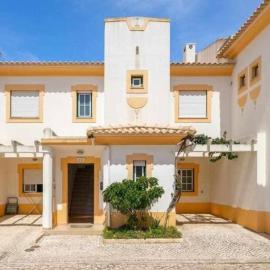 Casa Vila Sul AE, hotel di Roja- Pé