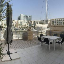 The Yacht Apartment in Herzlia, hotel in Herzliya B