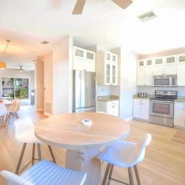 Ocean-Views, Pool, Covered Patio, 150 steps to Beach!