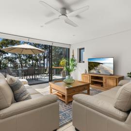 Bowie's Beach House by Experience Jervis Bay、ハスキッソンのホテル