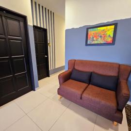 The Blue Guest House, WiFi, Free Parking, Aulong, hotel in Taiping