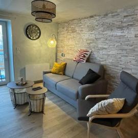 Charme et quiétude au cœur du Haut-Jura, khách sạn ở Lamoura