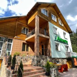 Лелеч, hotel in Tatariv