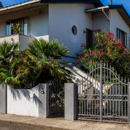 Grande appartamento con giardino uso esclusivo, posto auto, barbecue, aria condizionata