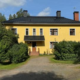 Majatalo Esko, hotel a Eskola
