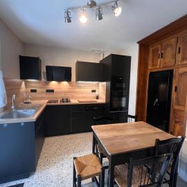 Appartement calme avec jardin dans maison, hotel a Le Poët