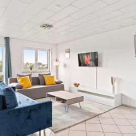 Sunshine - 4 Personen Airport Messe mit TG-Garage