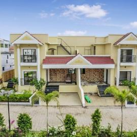 3BHK with pool - Sunset Palazzo by Universe Villas, hotel a Dhamni