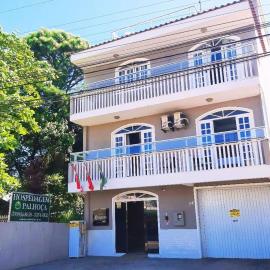 Hotel Hospedagem Palhoça com piscina – hotel w mieście Palhoça