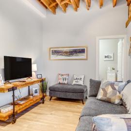 Chic Apt in the Heart of Downtown Canandaigua