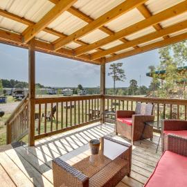 Pet-Friendly Salesville Haven 3 Mi to Norfork Lake, hotel a Norfork