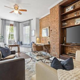 Beautiful 1-BR Flat Nestled Between Dupont & Logan, hotel sa Washington