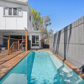 2 - 8 Pandanus, Beautiful townhouse walking distance to beach: Mudjimba şehrinde bir otel