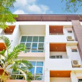Srivara Place โรงแรมศรีวรา เพลส, hotell i Phetchabun